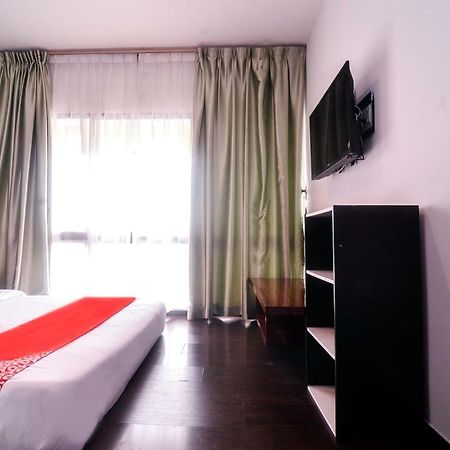 Oyo 1119 Memoire Express Hotel Kuching Kültér fotó