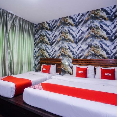 Oyo 1119 Memoire Express Hotel Kuching Kültér fotó