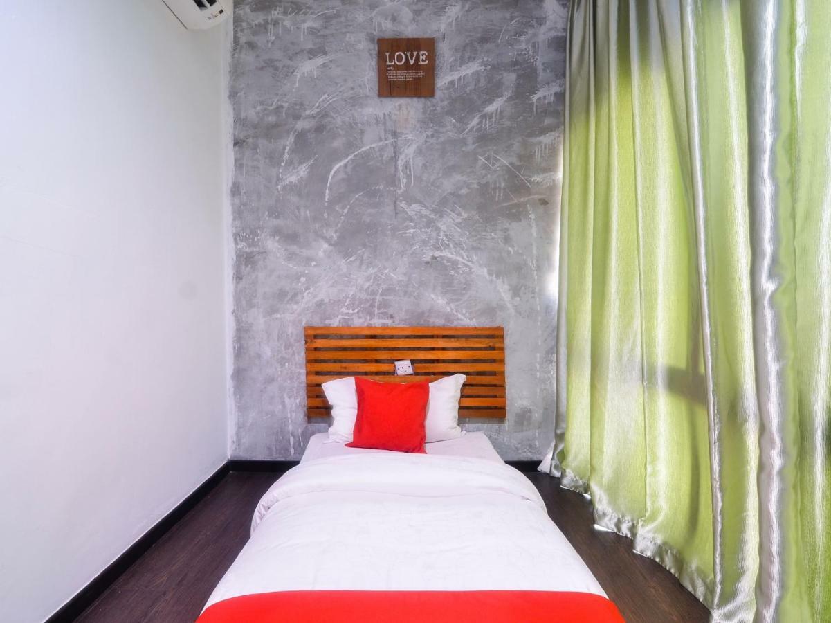 Oyo 1119 Memoire Express Hotel Kuching Kültér fotó
