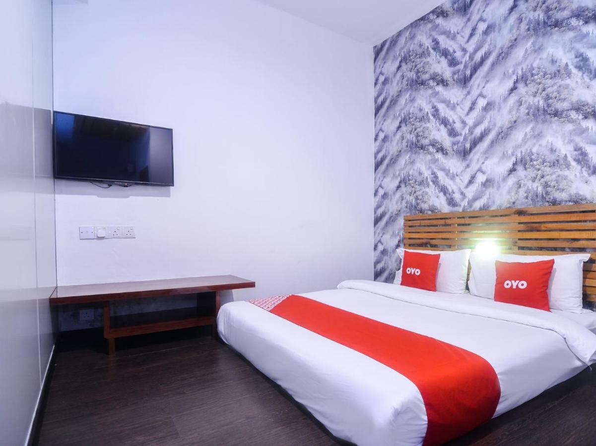 Oyo 1119 Memoire Express Hotel Kuching Kültér fotó