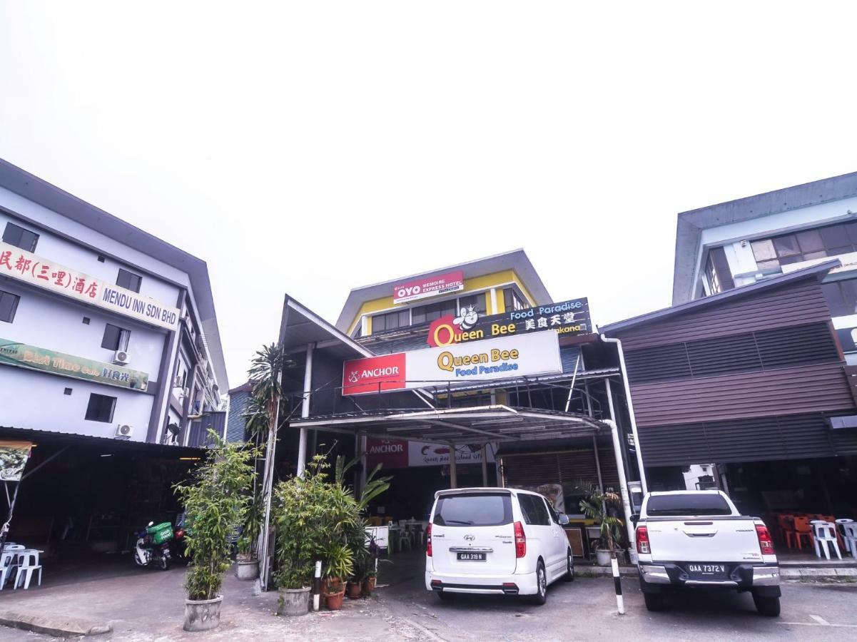 Oyo 1119 Memoire Express Hotel Kuching Kültér fotó